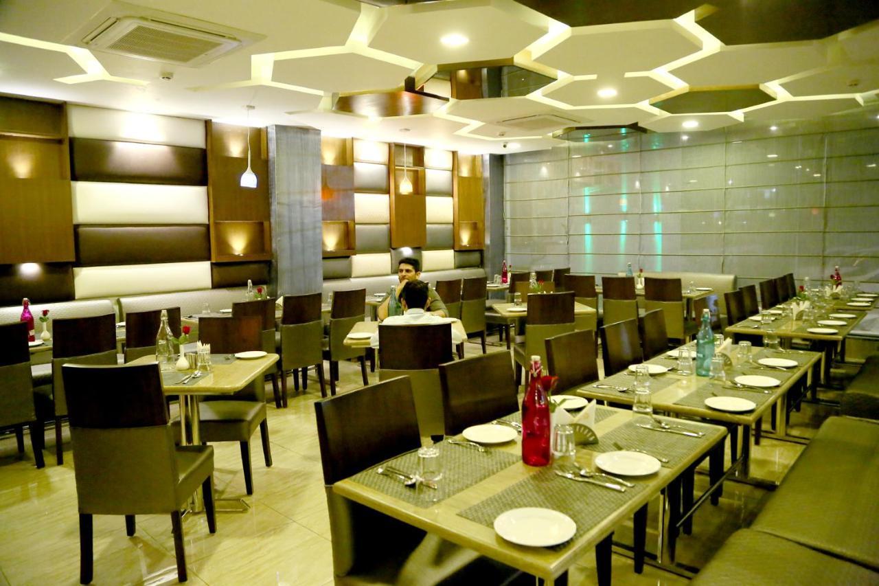Hotel S C Residency Zirakpur Zewnętrze zdjęcie