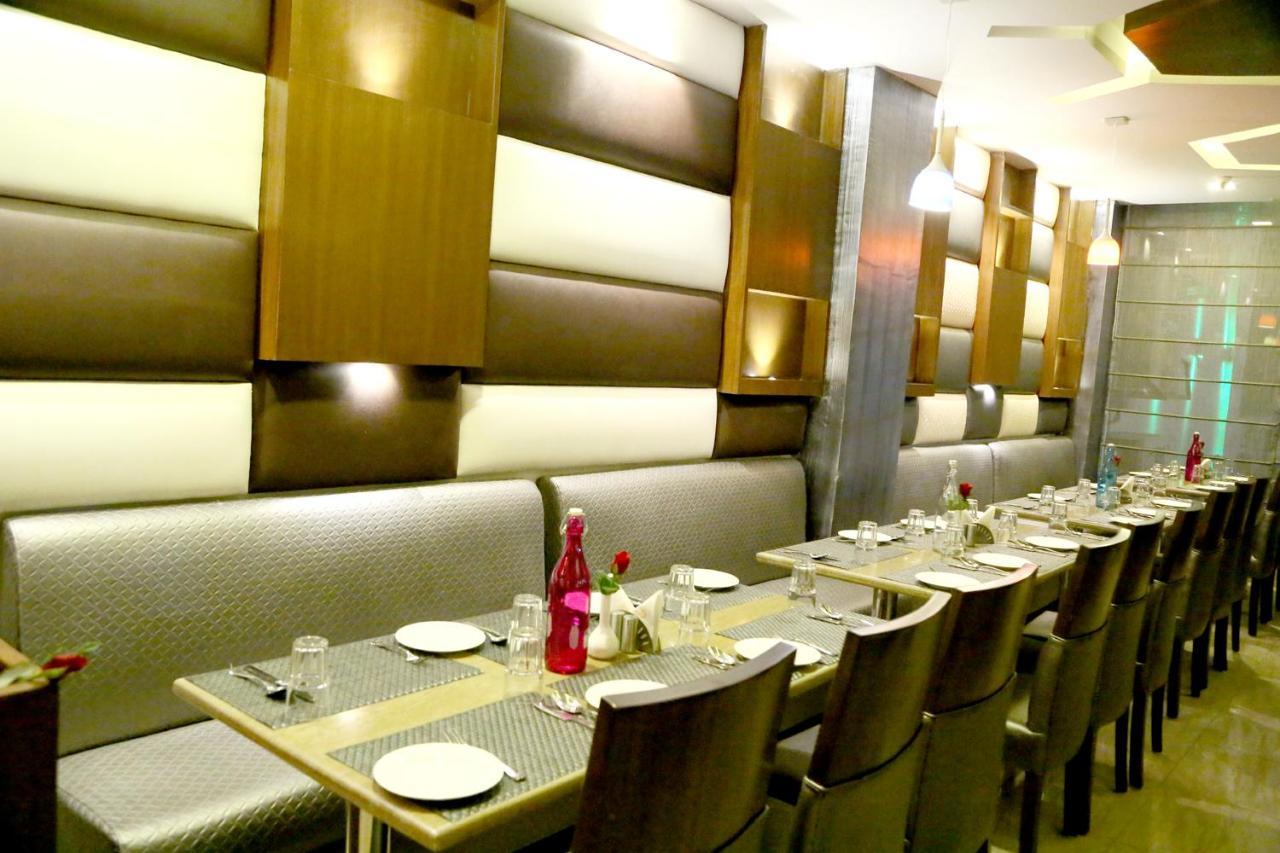 Hotel S C Residency Zirakpur Zewnętrze zdjęcie