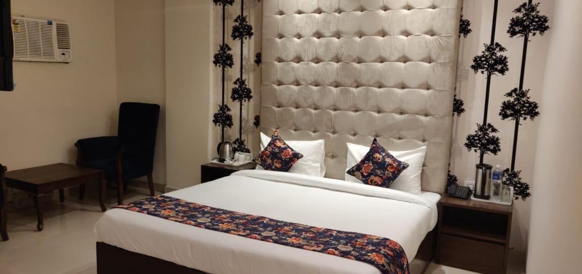 Hotel S C Residency Zirakpur Zewnętrze zdjęcie