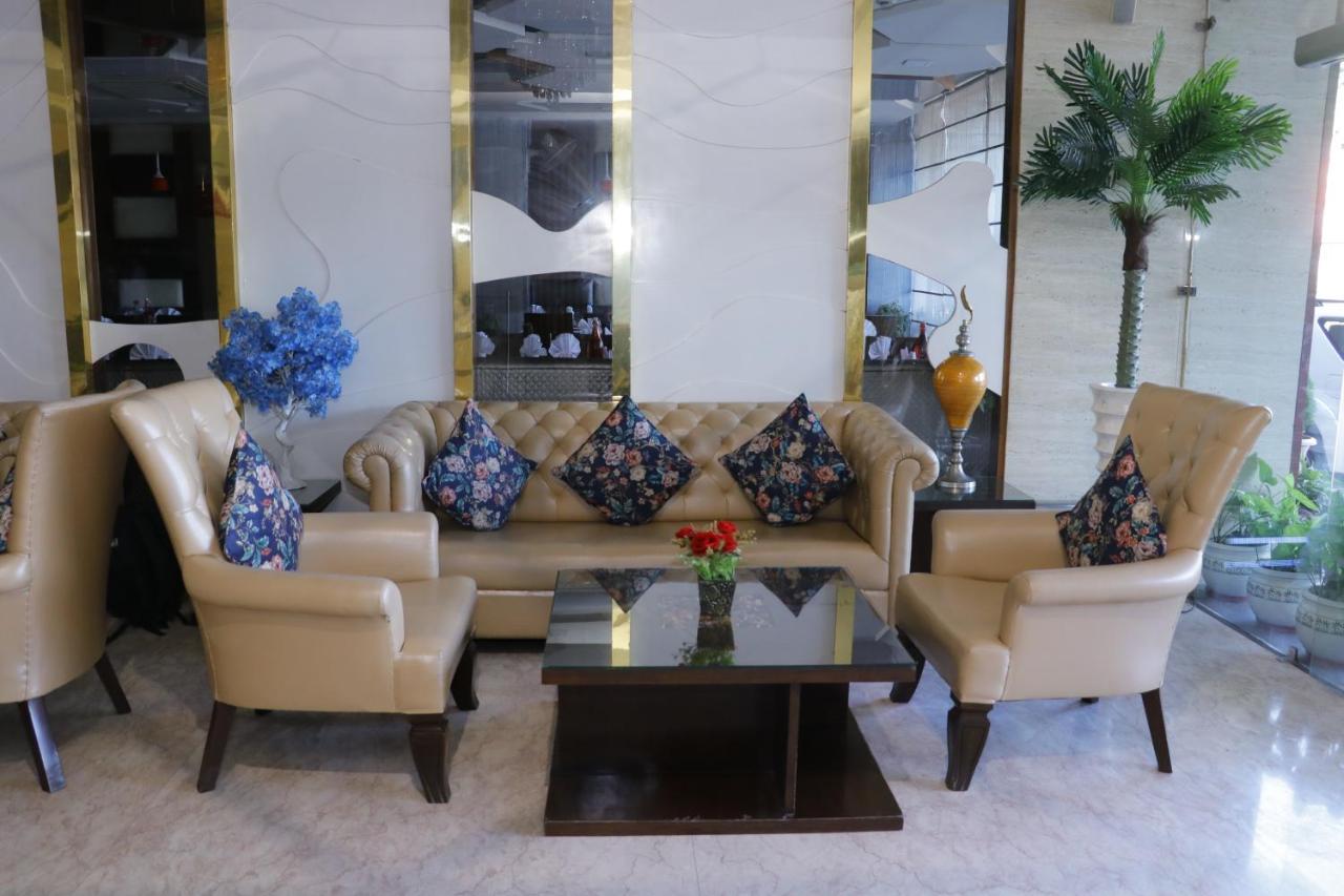Hotel S C Residency Zirakpur Zewnętrze zdjęcie