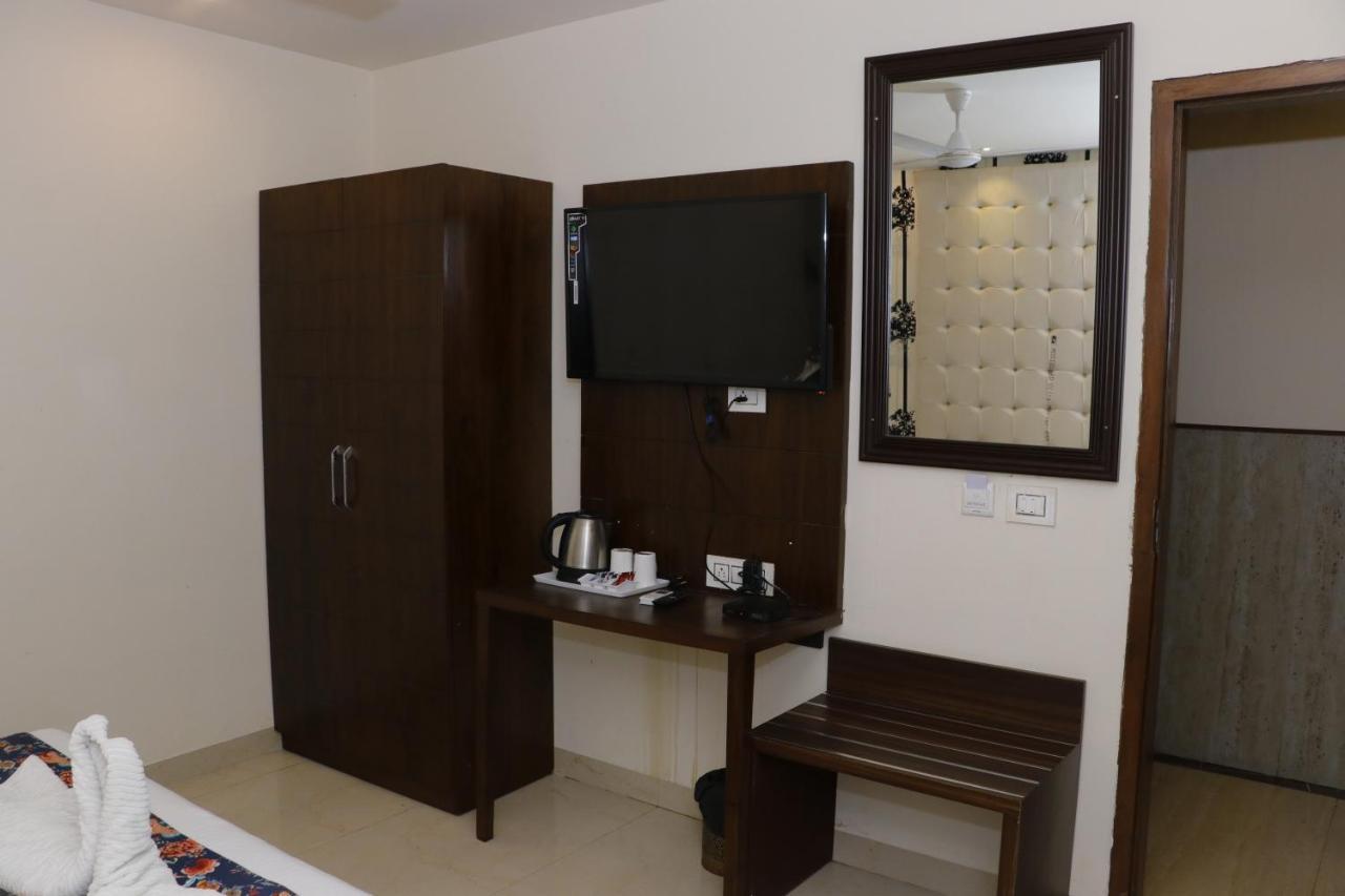 Hotel S C Residency Zirakpur Zewnętrze zdjęcie