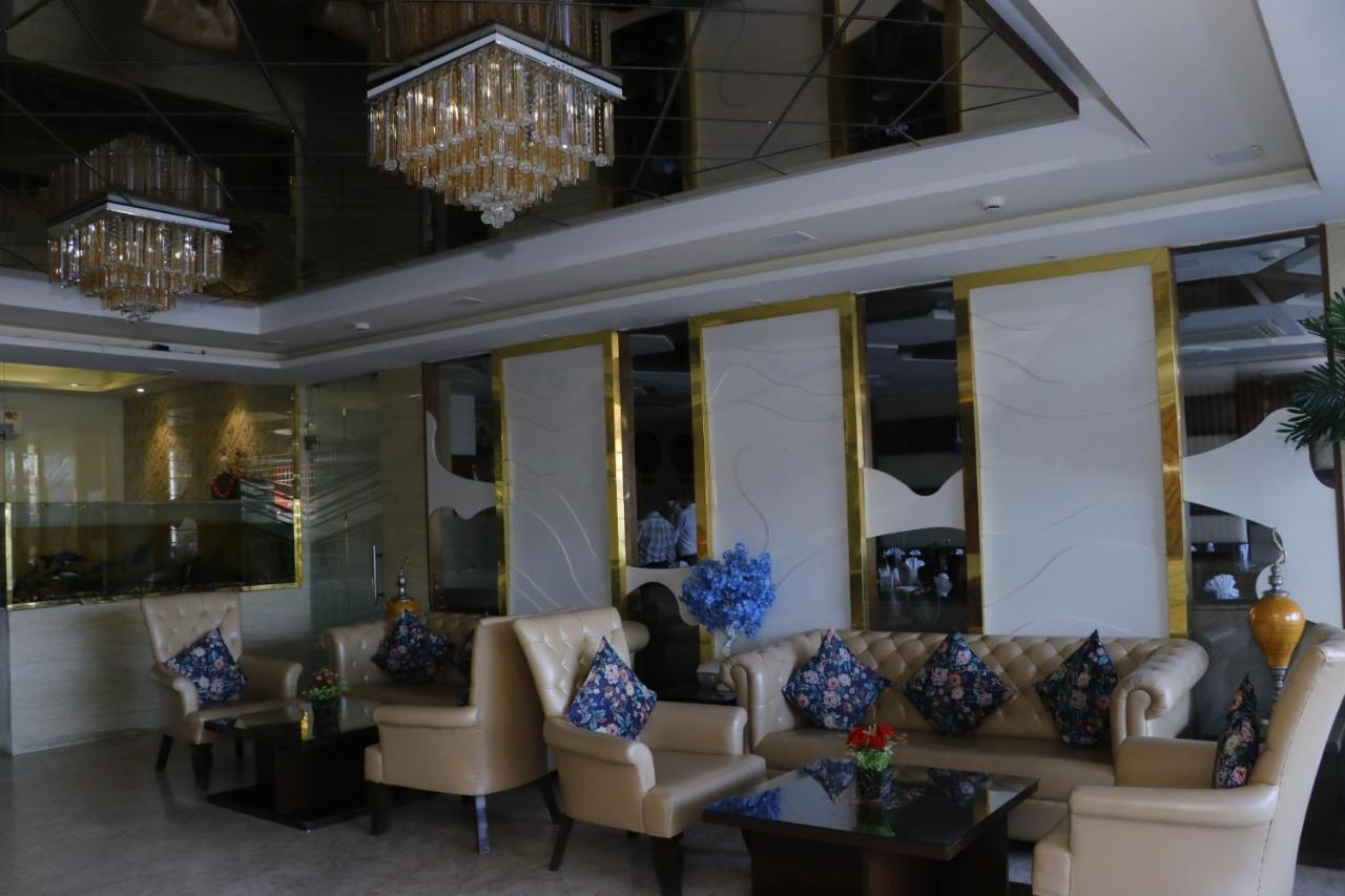 Hotel S C Residency Zirakpur Zewnętrze zdjęcie