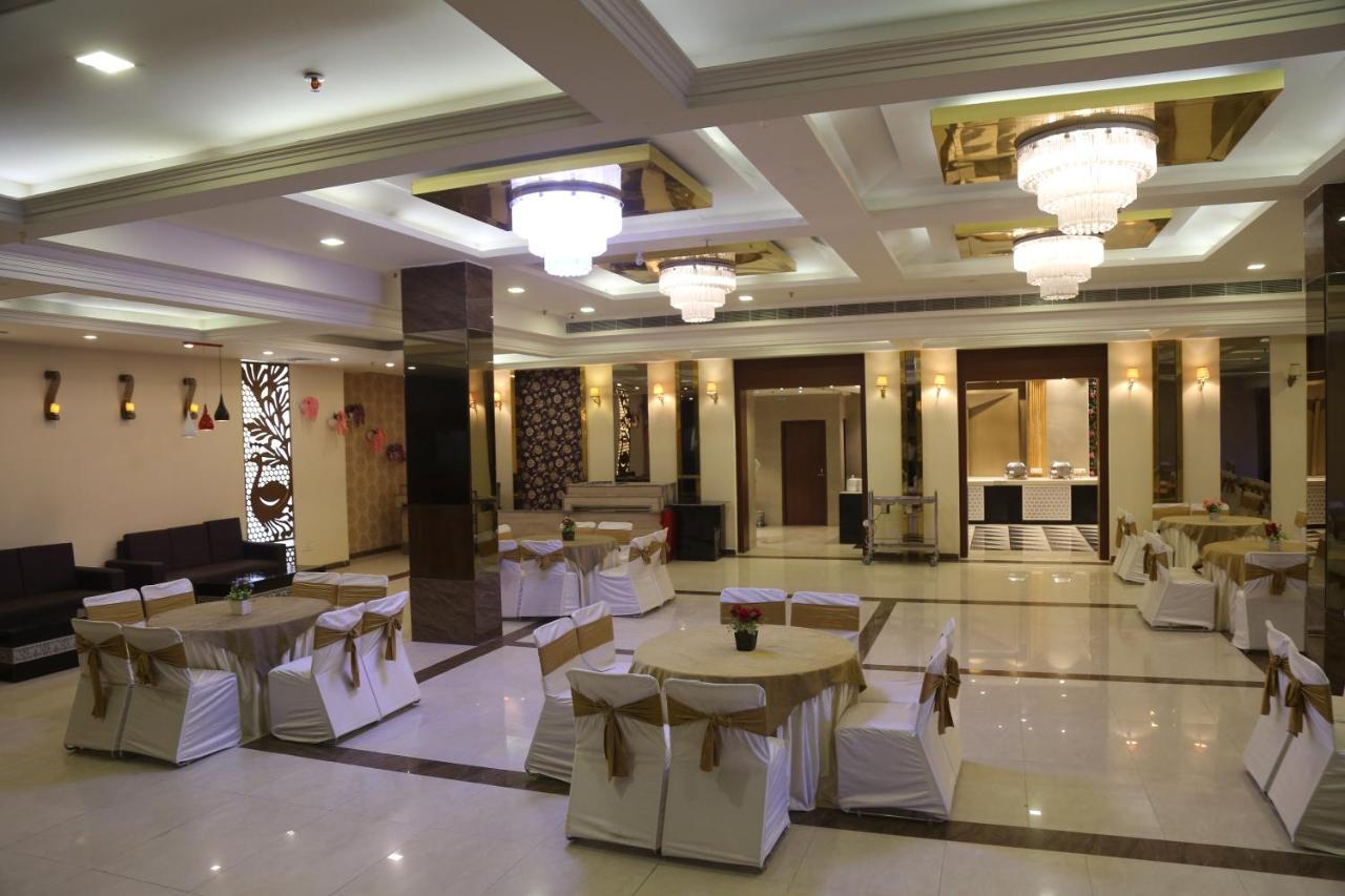 Hotel S C Residency Zirakpur Zewnętrze zdjęcie